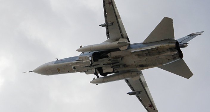 Avião russo no aeroporto de Latakia