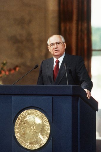 73949_mikhail preço Gorbatchev-of-nobel-paz-em-1990-fez um discurso-the-5-Jun-1991-a-oslo
