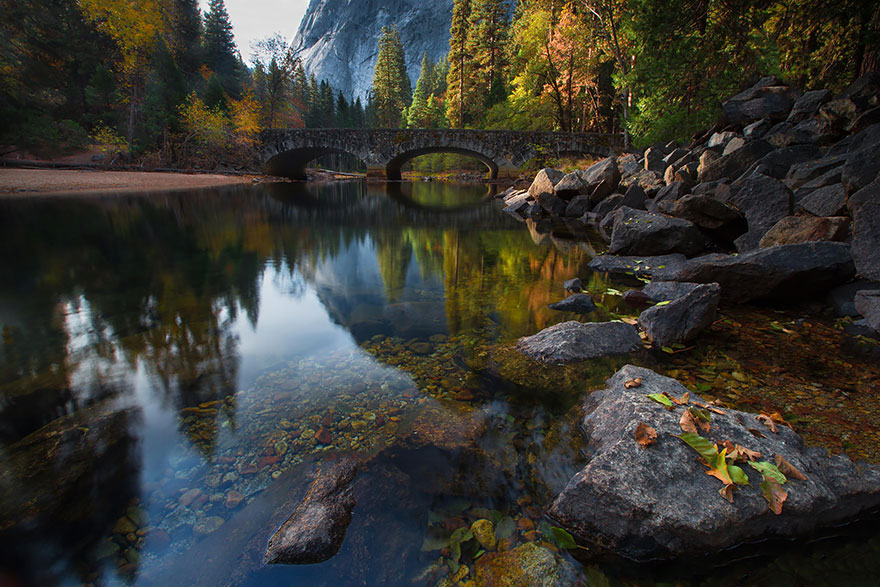 Ponte sobre o rio Merced, Yosemite, Usa