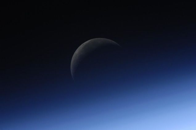 A Lua vista da Estação Espacial é de tirar o fôlego Além
